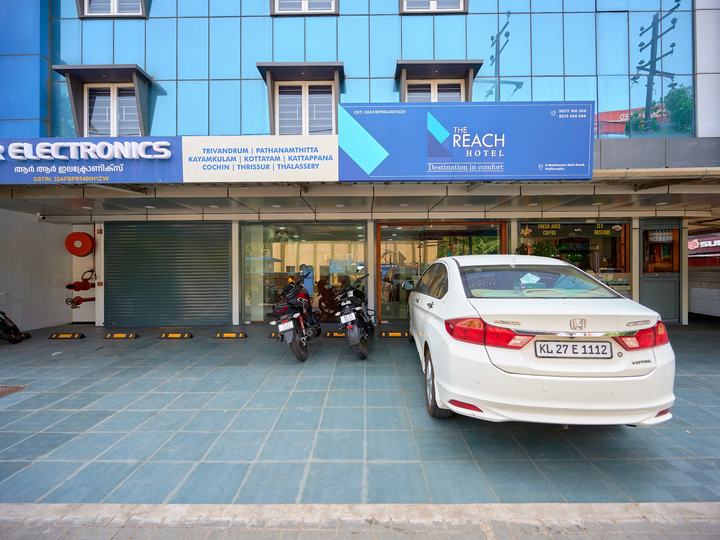 RR Electronics Ernakulam branch